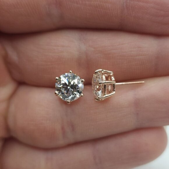 18Kt Gold 4 Ct 6 Prong Lab Grown Diamond Studs - Picture 2 of 6